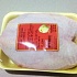 Упакованная в пластик курица может быть опасна